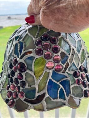 Vintage Quoizel Tiffany Style Stained Glass Pendant Hanging Ceiling Lamp